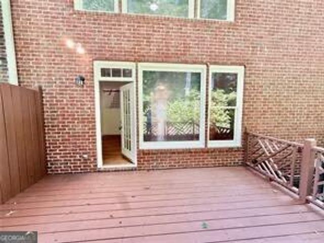 14 Carrington Way, Sandy Springs, GA 30328