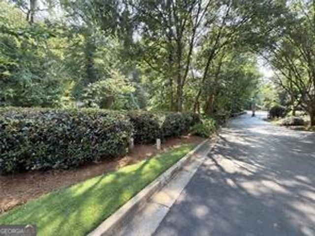 14 Carrington Way, Sandy Springs, GA 30328
