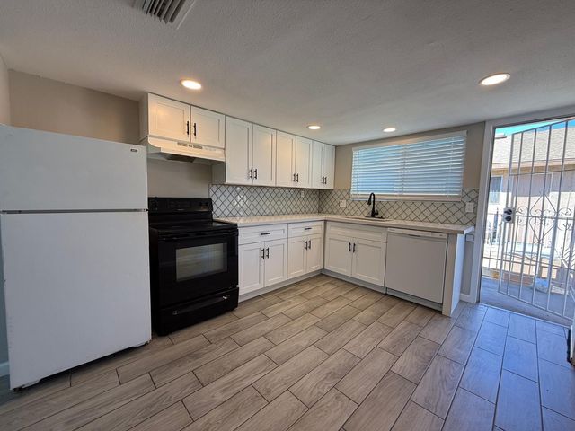 3302 W Loma Lane Unit 3, Phoenix, AZ 85051