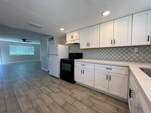 3302 W Loma Lane Unit 3, Phoenix, AZ 85051