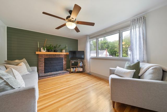 12 Alcine Ln, Burlington, MA 01803