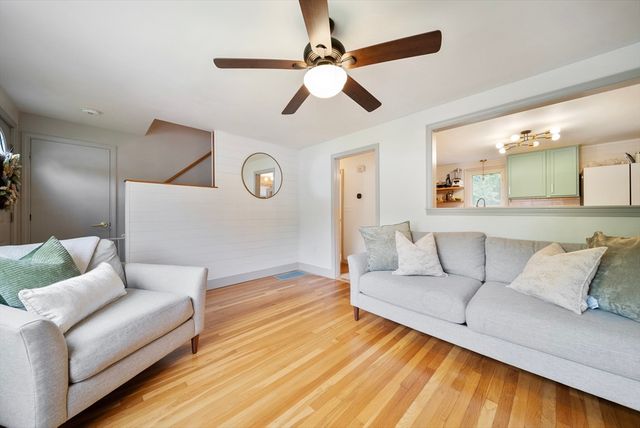 12 Alcine Ln, Burlington, MA 01803