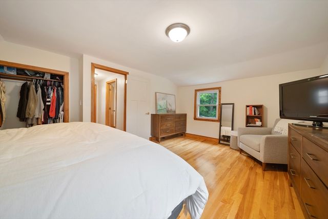 12 Alcine Ln, Burlington, MA 01803