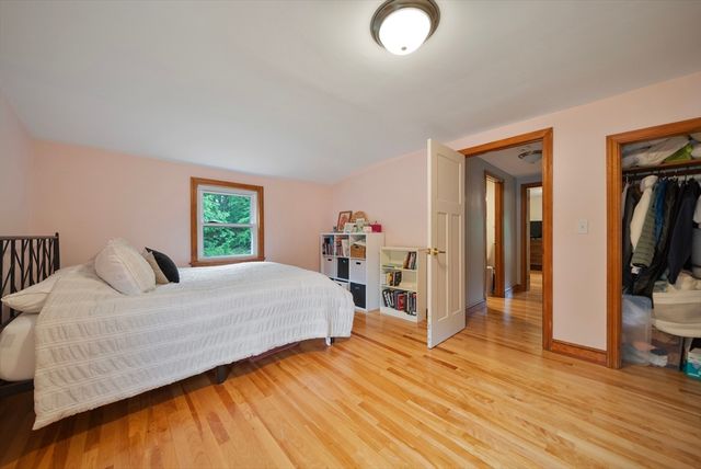 12 Alcine Ln, Burlington, MA 01803