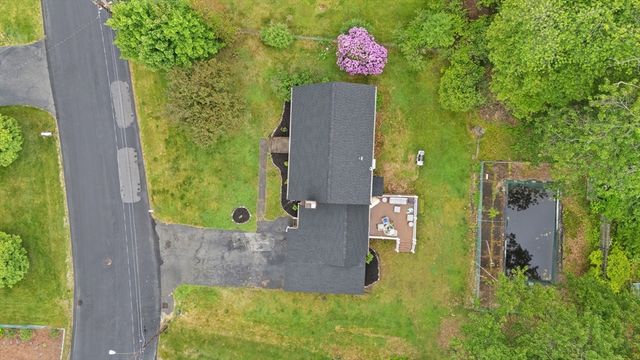 12 Alcine Ln, Burlington, MA 01803