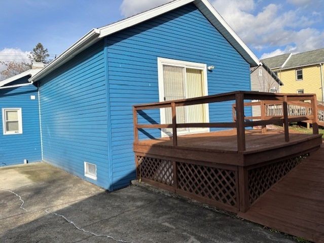 722 Chestnut St, New Castle, PA 16101