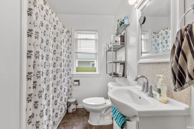 123 DonMoyer Avenue, South Bend, IN 46614
