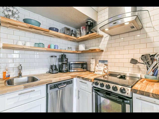 6300 Seawall Boulevard Boulevard, Galveston, TX 77551