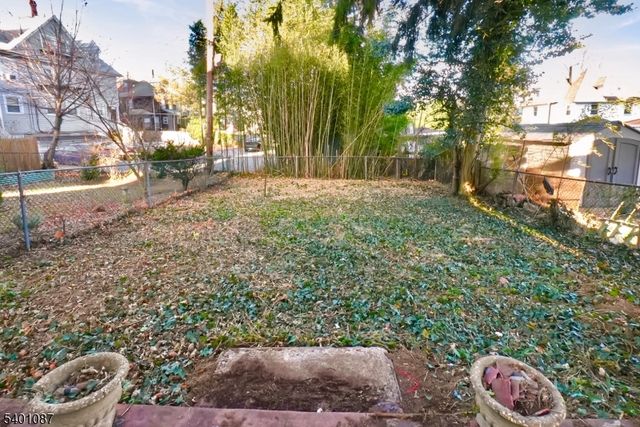 9 Hawthorne Pl, Montclair Twp., NJ 07042