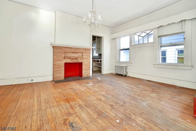 9 Hawthorne Pl, Montclair Twp., NJ 07042