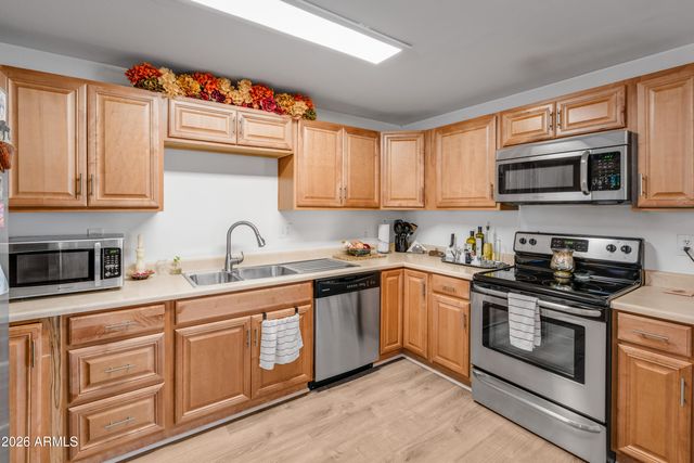 3710 E LUDLOW Drive, Phoenix, AZ 85032