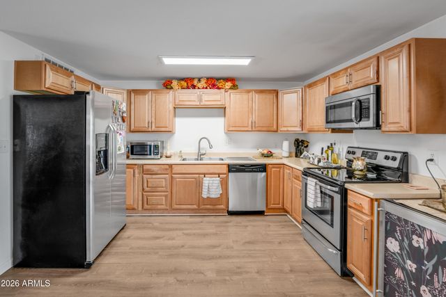 3710 E LUDLOW Drive, Phoenix, AZ 85032