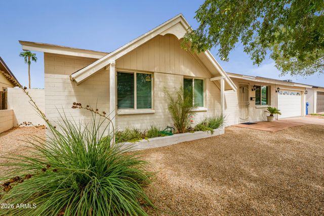 3710 E LUDLOW Drive, Phoenix, AZ 85032