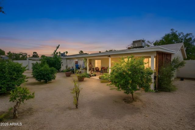 3710 E LUDLOW Drive, Phoenix, AZ 85032