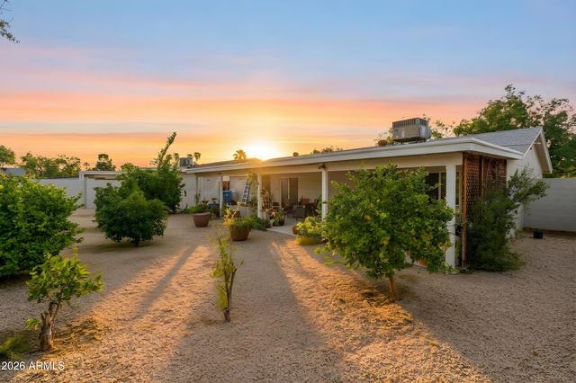 3710 E LUDLOW Drive, Phoenix, AZ 85032