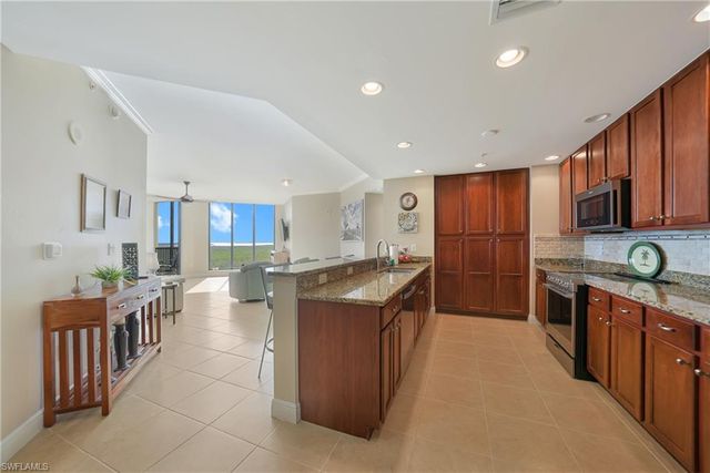5781 Cape Harbour DR 809, Cape Coral, FL 33914