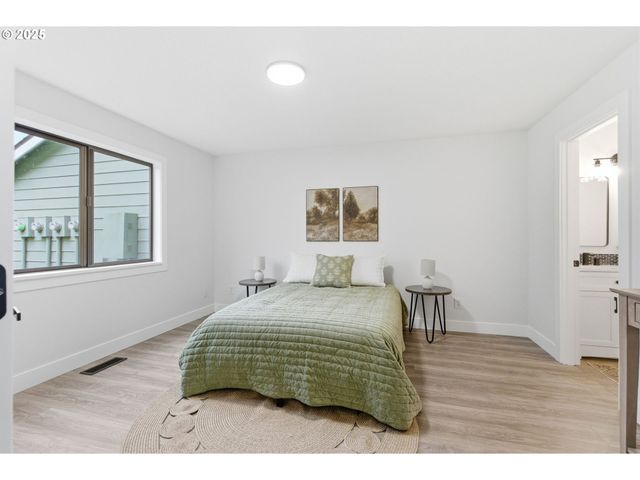 512 Sw EASTMAN Pkwy, Gresham, OR 97080