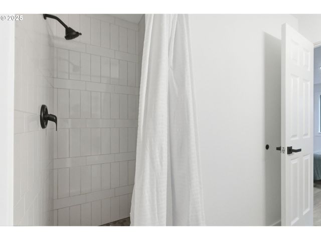 512 Sw EASTMAN Pkwy, Gresham, OR 97080