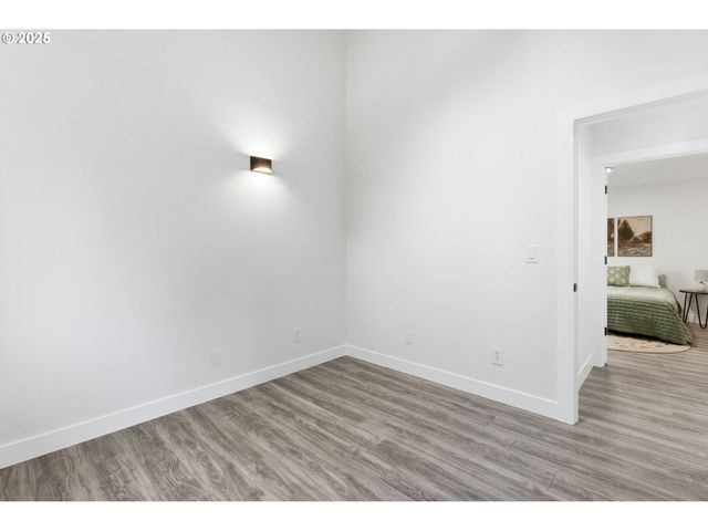 512 Sw EASTMAN Pkwy, Gresham, OR 97080