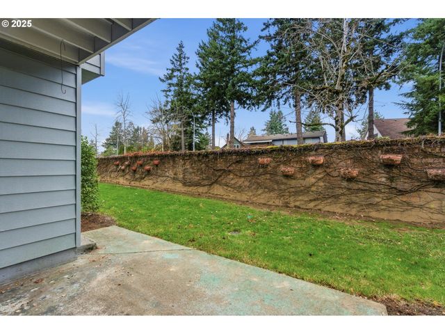 512 Sw EASTMAN Pkwy, Gresham, OR 97080