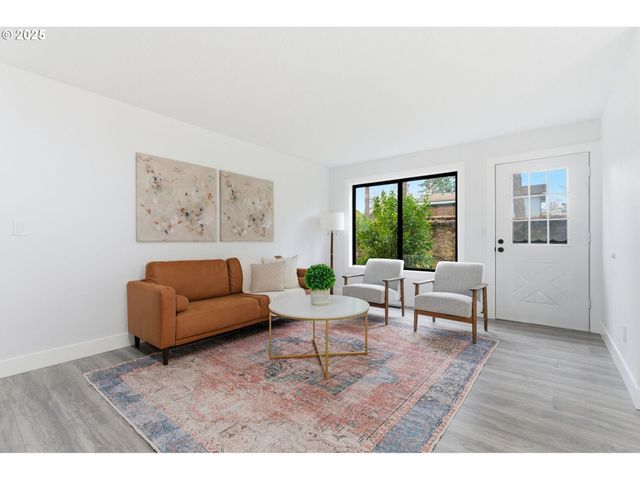 512 Sw EASTMAN Pkwy, Gresham, OR 97080