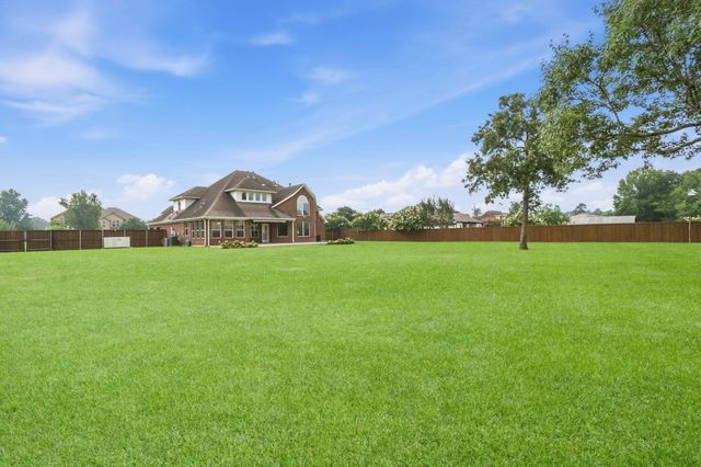 2716 Silverstone Way, Conroe, TX 77304