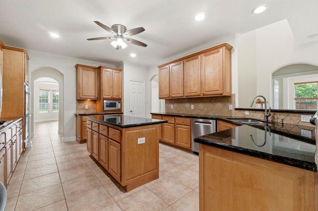 2716 Silverstone Way, Conroe, TX 77304