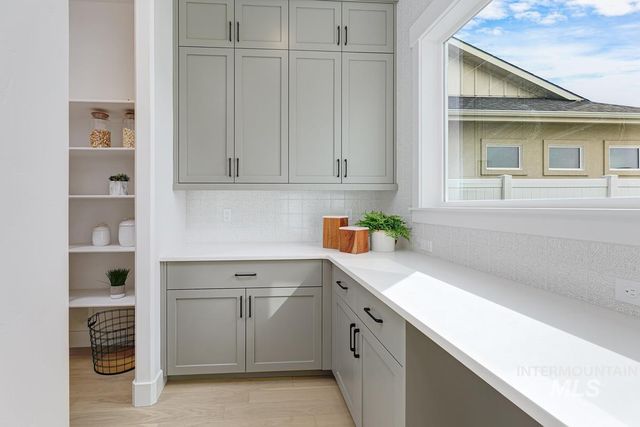 7061 W Waxwing Dr, Boise, ID 83714