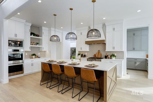 7061 W Waxwing Dr, Boise, ID 83714