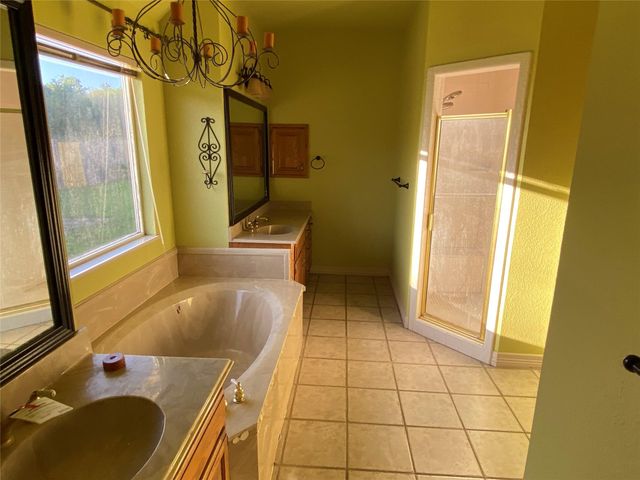 127 Indian Warrior Trail, Lake Jackson, TX 77566