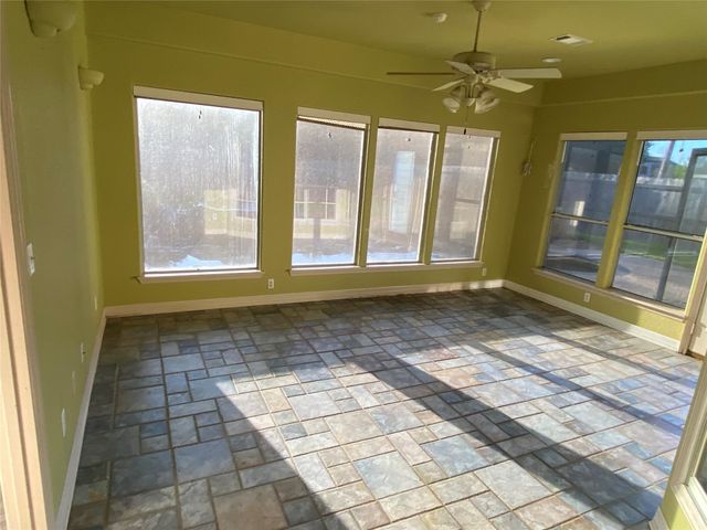 127 Indian Warrior Trail, Lake Jackson, TX 77566