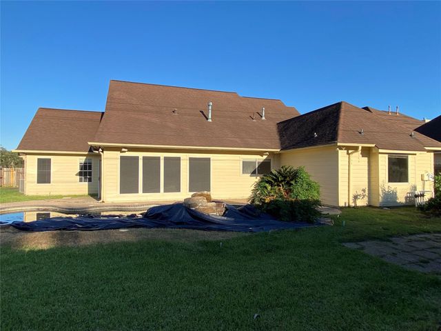 127 Indian Warrior Trail, Lake Jackson, TX 77566