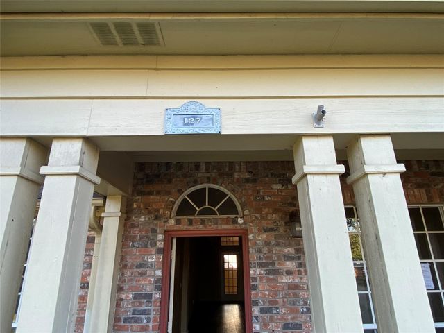 127 Indian Warrior Trail, Lake Jackson, TX 77566