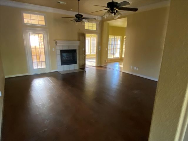 127 Indian Warrior Trail, Lake Jackson, TX 77566