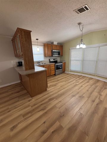 206 Holiday Rambler Drive, Whitney, TX 76692
