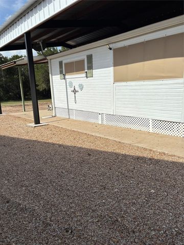 206 Holiday Rambler Drive, Whitney, TX 76692