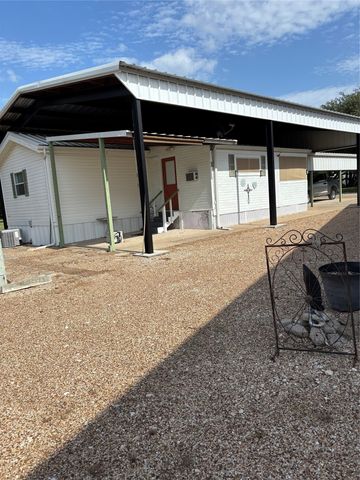 206 Holiday Rambler Drive, Whitney, TX 76692