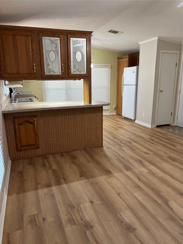 206 Holiday Rambler Drive, Whitney, TX 76692