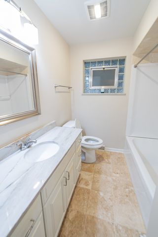 4841 Lamb Drive, Oak Lawn, IL 60453