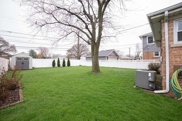 4841 Lamb Drive, Oak Lawn, IL 60453