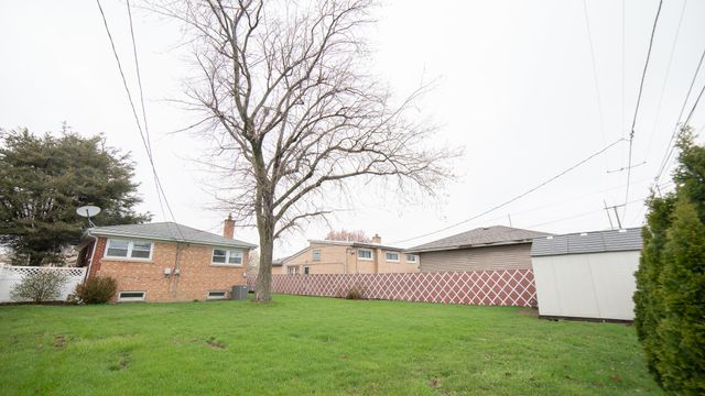 4841 Lamb Drive, Oak Lawn, IL 60453