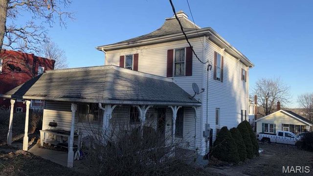 322 S 4th Street, De Soto, MO 63020