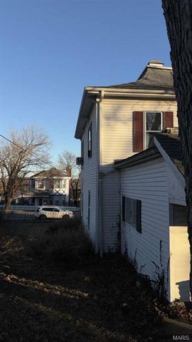 322 S 4th Street, De Soto, MO 63020