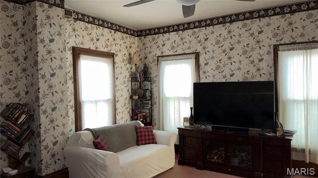 322 S 4th Street, De Soto, MO 63020