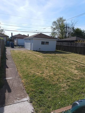 12610 S Laflin Street, Calumet Park, IL 60827
