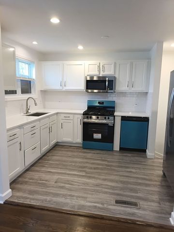 12610 S Laflin Street, Calumet Park, IL 60827