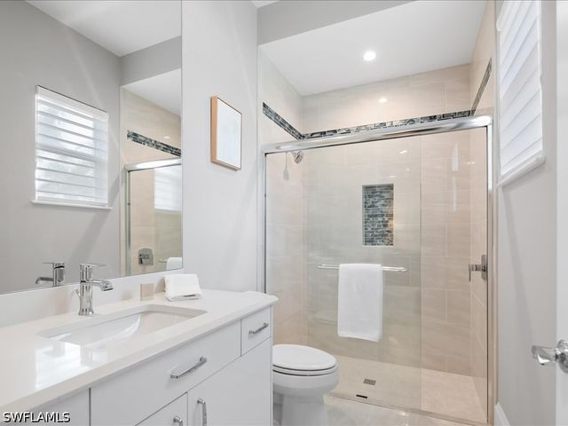 10570 Via Torino WAY, Miromar Lakes, FL 33913