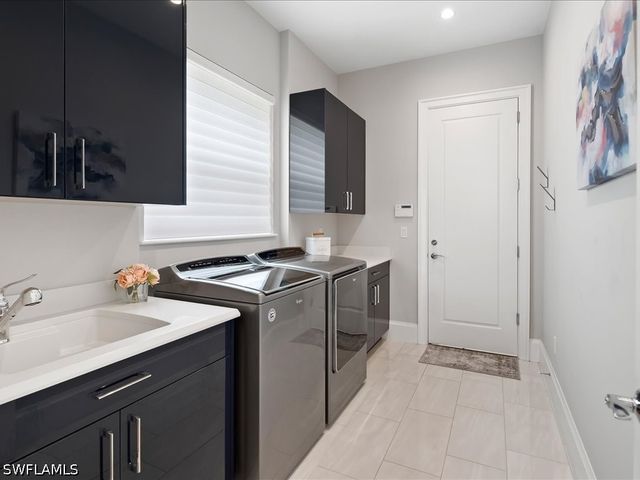 10570 Via Torino WAY, Miromar Lakes, FL 33913