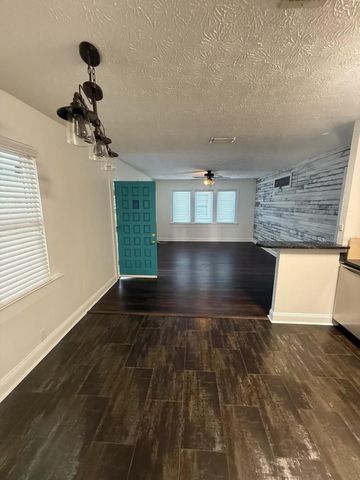 320 W LAMBRIGHT STREET, Tampa, FL 33604