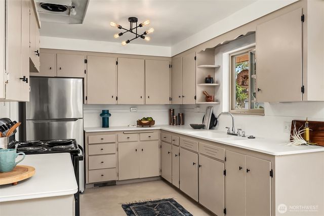 3818 NE 94th Street, Seattle, WA 98115